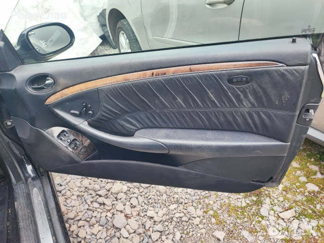 Салон от Мерцедес W209, снимка 6 - Части - 54093147