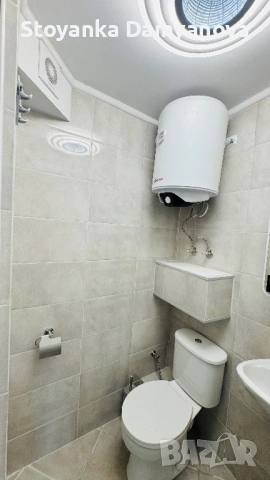 Отдава под наем  ъглово помещение 29,50 м. кв. със статут гараж Площад Папа Йоан Павел II N3, снимка 18 - Апартаменти - 54315781
