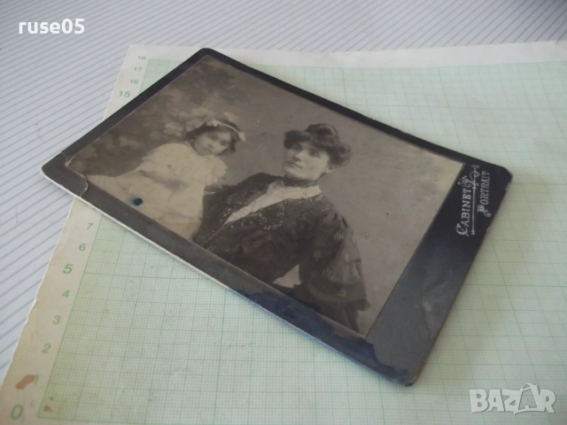 Снимка стара картон на майка и дъщеря във фотостудио, снимка 3 - Колекции - 54366481