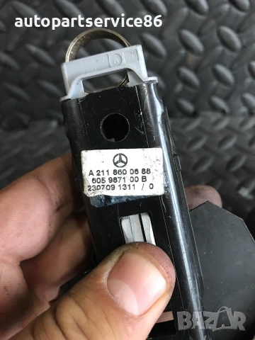 Преден ляв предпазен колан за Mercedes W211 A2118600688 605987100B, снимка 3 - Части - 55282212