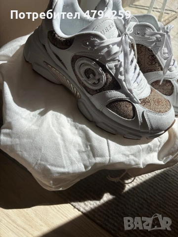 Маратонки Guess, снимка 4 - Маратонки - 54168794