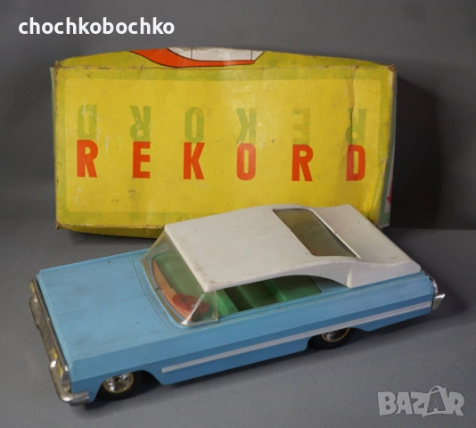 OPEL REKORD Стара Полска пластмасова играчка модел кола
