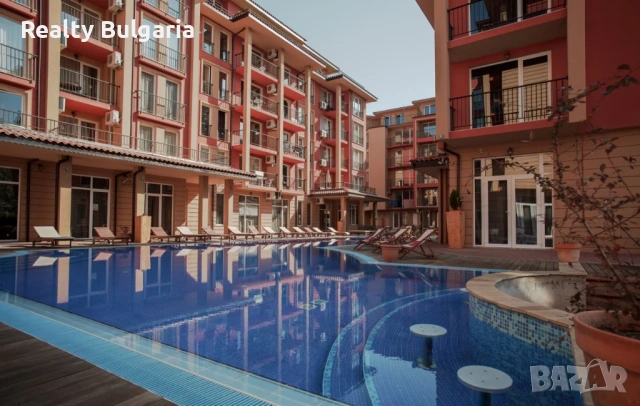 Заглавие: Обзаведен двустаен апартамент с басейн в Sunny View Central – 800 м до плажа – Слънчев бря