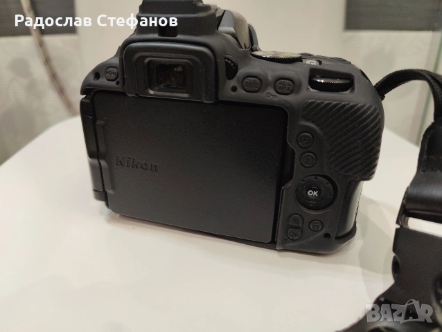 Nikon D5600 като нов!, снимка 5 - Фотоапарати - 55268611
