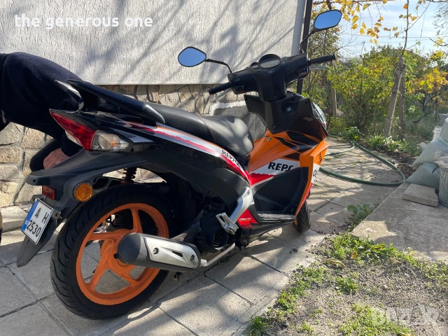 Honda NSC50R REPSOL четиритактов мотор мотопед скутер инжекцион с регистрация и гражданска., снимка 5 - Мотоциклети и мототехника - 55156461