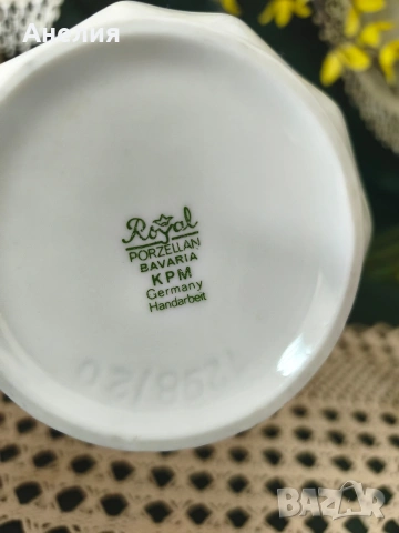 KPM ваза с усукан дизайн, снимка 4 - Декорация за дома - 54610070
