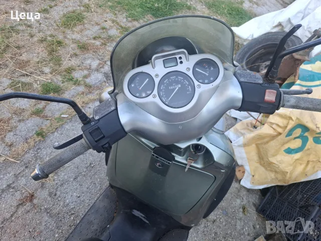 скутер Априлия Скарабео 200 куб., снимка 2 - Мотоциклети и мототехника - 55699180