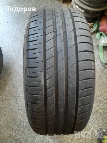 Продава една гума 215 55 16 цола,Goodyear
