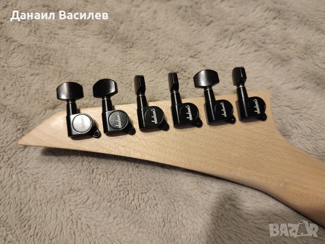 Продавам електрическа китара Jackson JS11 Dinky Black в много добро състояние., снимка 7 - Китари - 55014172