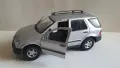 Mercedes-Benz ML 320 Maisto - Мащаб 1:24, снимка 10