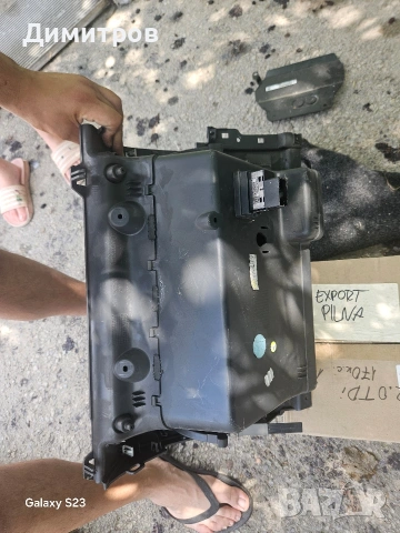 Жабка за VW Touran ,в отлично състояние. , снимка 2 - Части - 55272355