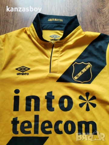 NAC BREDA x UMBRO 2014/15 - колекционерска тенска автограф М, снимка 2 - Тениски - 54189736