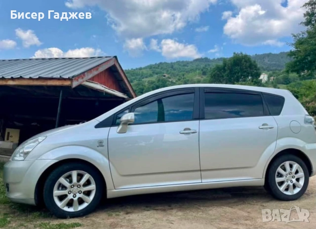 Продава се Тойота Корола Версо, снимка 9 - Автомобили и джипове - 54482227