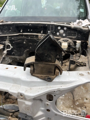 Лява планка с тампон за двигателя Хюндай Теракан 2.9crdi 163кс 2005г, снимка 3 - Части - 54457170