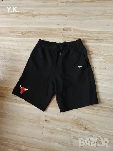 Оригинални мъжки къси гащи New Era x Chicago Bulls NBA, снимка 2 - Къси панталони - 55573071