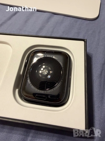 Apple Watch SE Nike Edition, снимка 2 - Смарт часовници - 54812257
