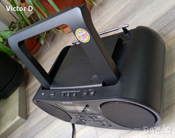 Sony Bluetooth CD/RadioFM  Boombox ZS-RS60BT,CD плейър, снимка 9 - Аудиосистеми - 54885244