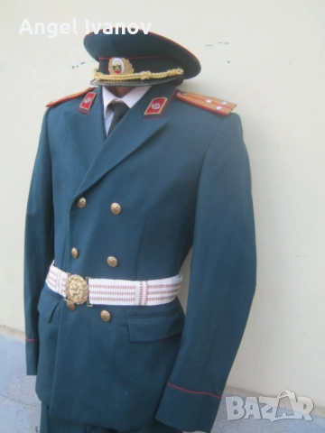 Парадна офицерска униформа, снимка 9 - Антикварни и старинни предмети - 54240461