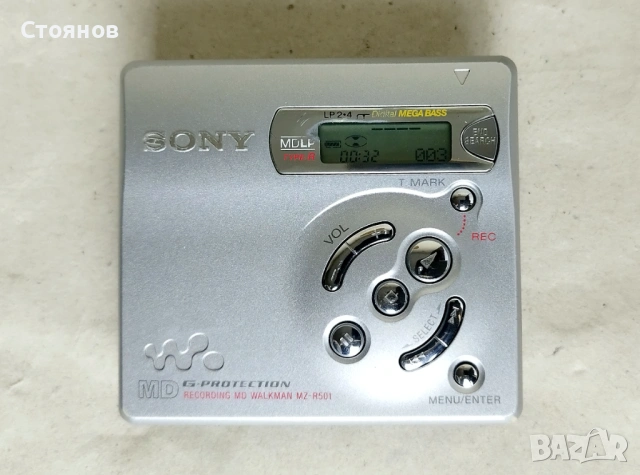 Записващ Мини Диск MiniDisc WALKMAN - Sony MZ-R501, снимка 2 - Други - 54582836