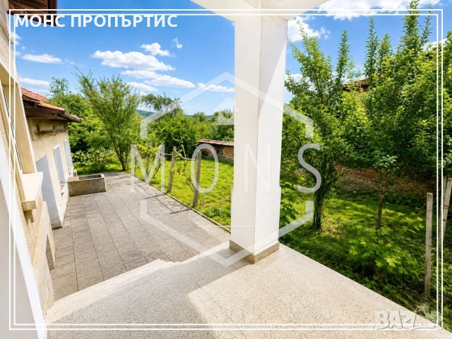 Продава се двуетажна къща с лятна кухня и гараж в с. Горна Росица, близо до Севлиево., снимка 3 - Къщи - 55205833