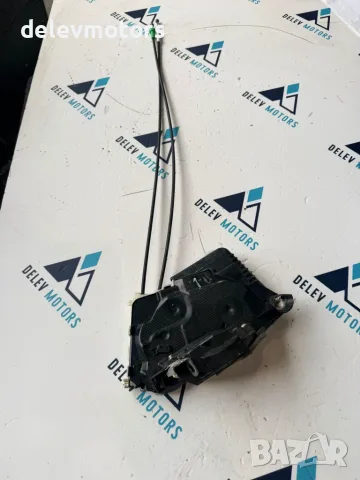 690400D520 предна лява брава от Toyota Yaris P13, 1.0i, 72 ph., 5 sp., engine 1KR-FE, KSP130 2020, снимка 2 - Части - 55573894