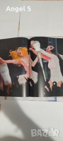 Special Collector's Edition - Lady Gaga, снимка 6 - Списания и комикси - 54707387