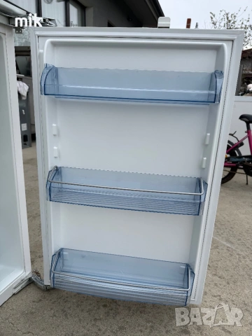 Малък хладилник AEG  за вграждане , снимка 3 - Хладилници - 54147756