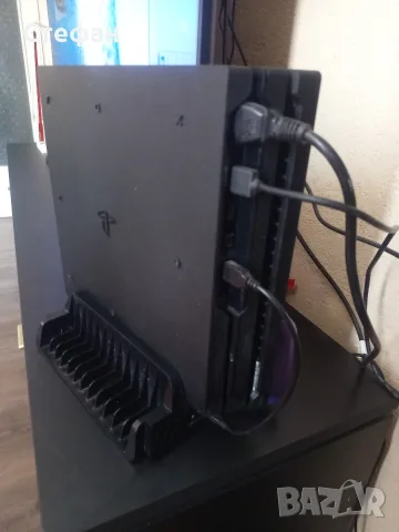 Playstation 4 pro с 2 джойстика , снимка 4 - PlayStation конзоли - 55340139