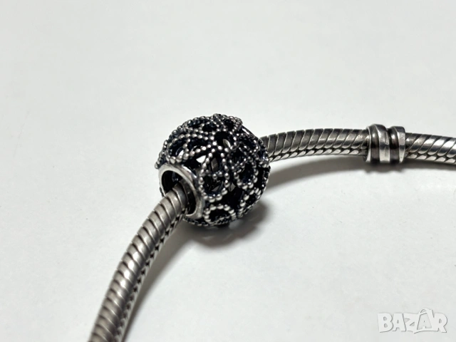 Оригинална Сребърна Гривна PANDORA с 2 броя Талисмани-20,44 грама, снимка 7 - Гривни - 54675033