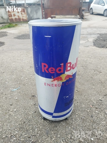 Хладилна витрина Red Bull 
