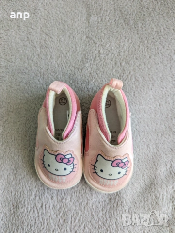 Бебешки пантофи Hello Kitty - 21 размер, снимка 6 - Детски пантофи - 54494970