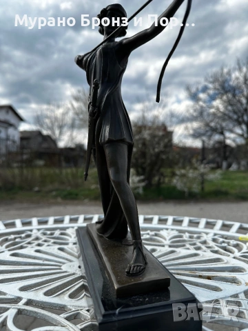 Голяма бронзова Ар Деко скулптура "Диана Ловджийката" – подпис F. Preiss, Bronze Garanti – 3.5 кг, снимка 2 - Антикварни и старинни предмети - 53985476