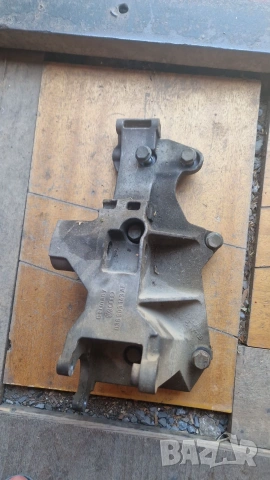 конзола двигател 038903143AE VW/AUDI 1.9TDI 038 903 143 AE