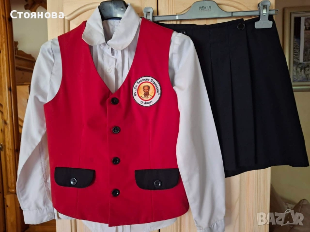 Продавам ученическа униформа СУ"Кл.Охридски" Добрич, снимка 2 - Други - 55185733