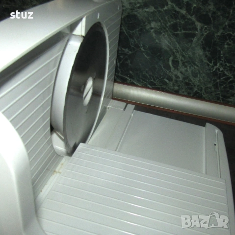 Електрическа машина Clatronic, за рязане на колбаси, хляб, зеленчуци, сирена, снимка 8 - Кухненски роботи - 54211139