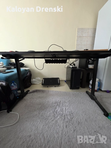 геймърско бюро Ultradesk Flag 140x70, снимка 4 - Бюра - 54801757