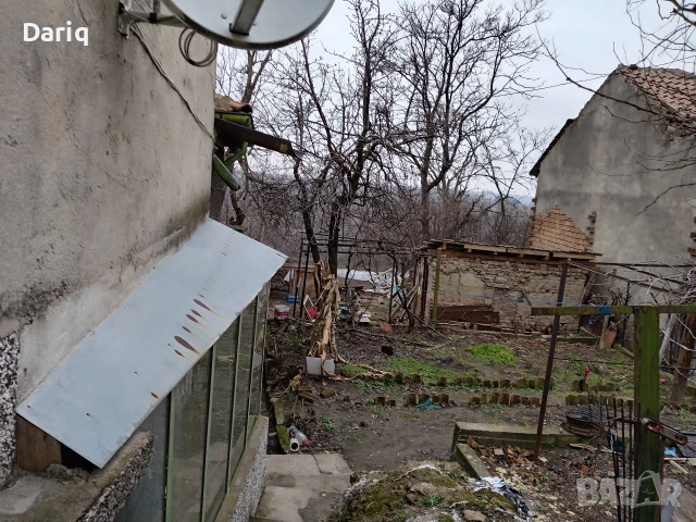 Продава се къща с гараж, снимка 2 - Къщи - 54142779