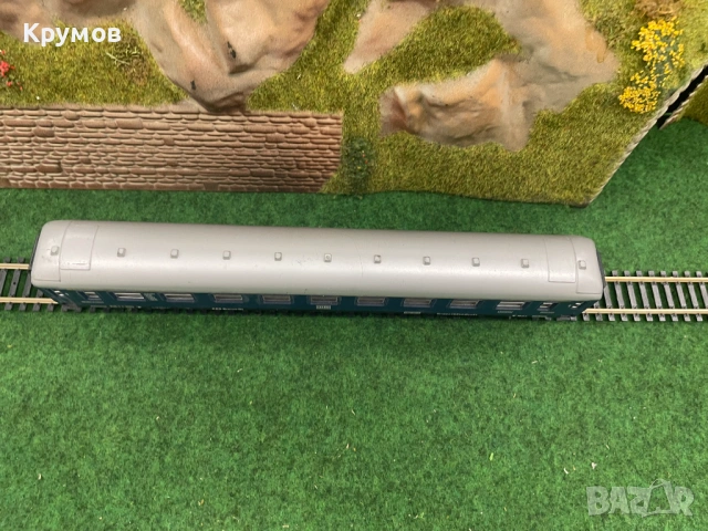 Вагон пътнически 4-осен Лима HO 1:87 влак ЖП модел фигури, снимка 3 - Колекции - 53700341