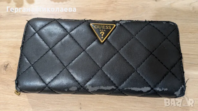Дамско черно портмоне Guess