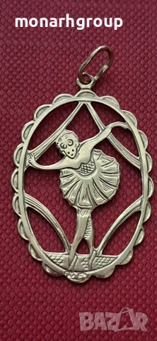 Златна висулка, снимка 3 - Колиета, медальони, синджири - 54369046