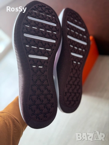 Дамски маратонки Nike MC trainer 2, снимка 4 - Маратонки - 54607341