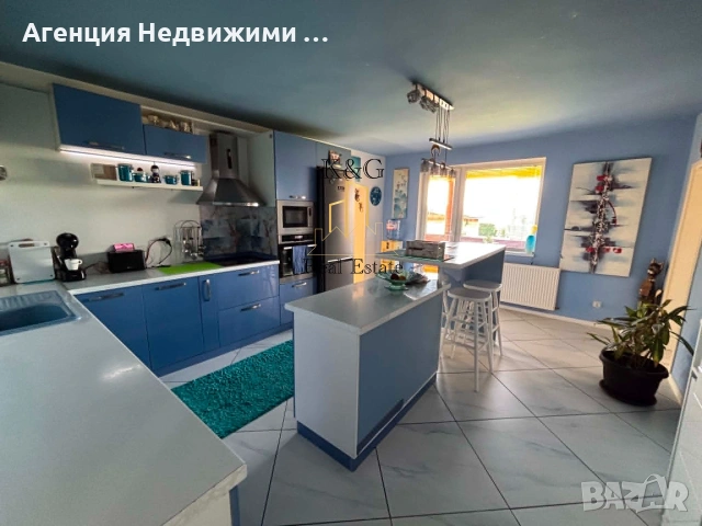 ЛУКС, ПРОСТРАНСТВО И СПОКОЙСТВИЕ – САМО НА 2 МИНУТИ ОТ ЦЕНТЪРА НА РАЗГРАД, снимка 4 - Къщи - 55171284