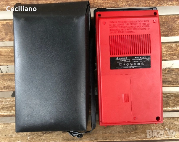 Касетофон Vintage SANYO M2541E-като Нов!, снимка 2 - Радиокасетофони, транзистори - 54654872