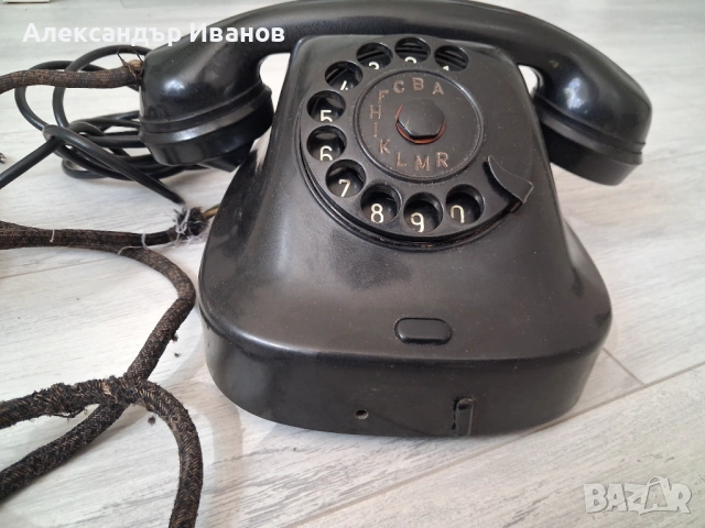Бакелитов ретро телефон, снимка 4 - Антикварни и старинни предмети - 37931690