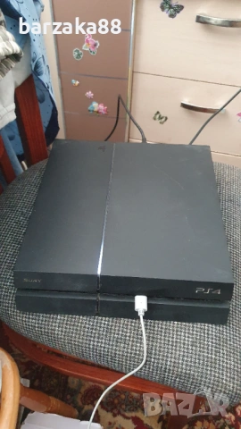 PS4 + 2 джойстика + 2 игри + кабели  , снимка 13 - PlayStation конзоли - 54764313