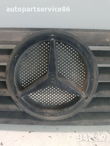 Предна решетка за Mercedes Sprinter 312 (1995–1999) 9018880123, снимка 2 - Части - 55240961