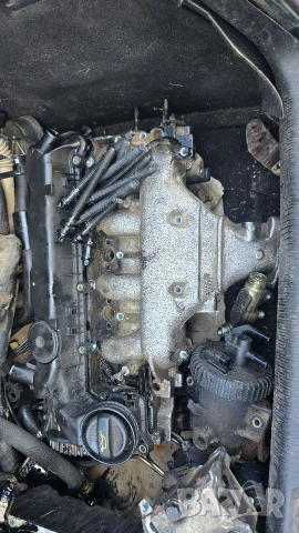 Глава к-т с разпределителни валове Пежо / Ситроен 2.2 HDi 133 Peugeot Citroen, снимка 2 - Части - 54018731