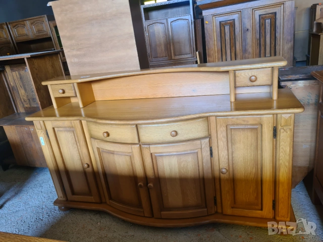 масивен бюфет в класически рустикален стил, снимка 4 - Шкафове - 54203398