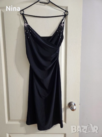 Черна рокля