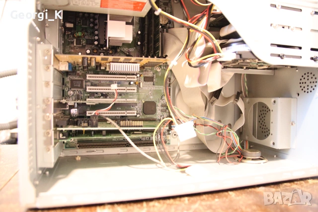 Ретро компютър Intel Pentium 3, снимка 3 - За дома - 54987667